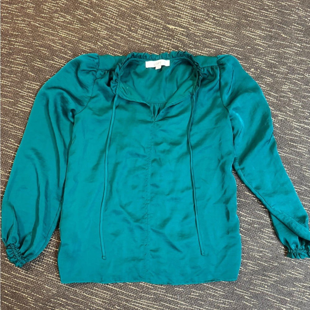 Gorgeous Teal Green Top Ruffle Collar